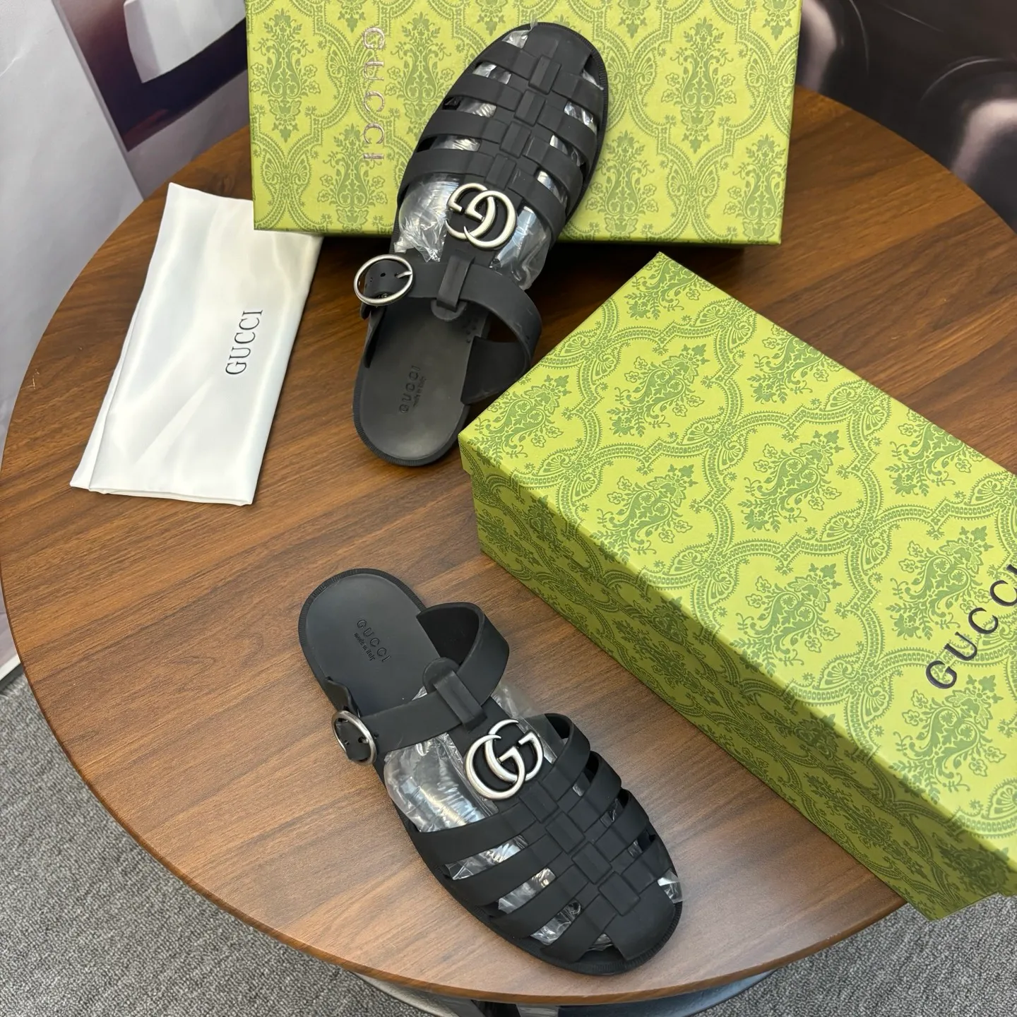 Men's shoes 260💰 [Gucci] Counter quality, top-quality original goods, real photos! Original TPU material, fine workmanship, comfortable; genuine 1:1 replica Size: 38 ~ 46
